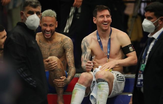 赛期常与马 赛期常与马